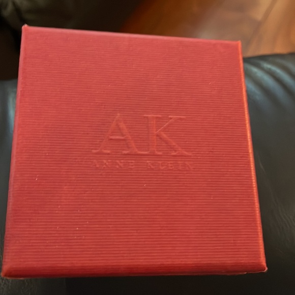 Beautiful New Diamond Anne Klein Gold & Black Watch.  GREAT CHRISTMAS PRESENT - Picture 5 of 10